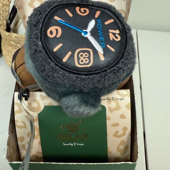 POP SUNDAY Relax Watch Plush Pendant, Confirmed Brown and Black Plush Watch - Picture 4 of 9